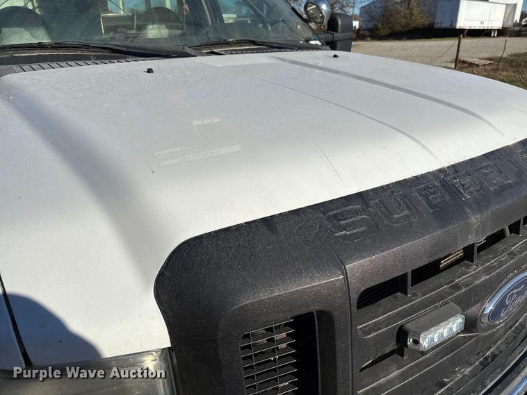 image for item EV3281 2010 Ford F550 Super Duty bucket truck