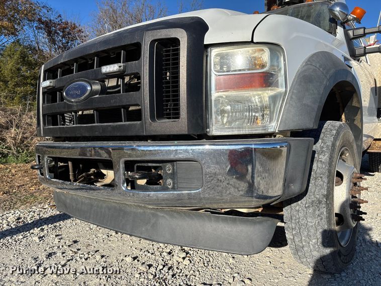 image for item EV3281 2010 Ford F550 Super Duty bucket truck