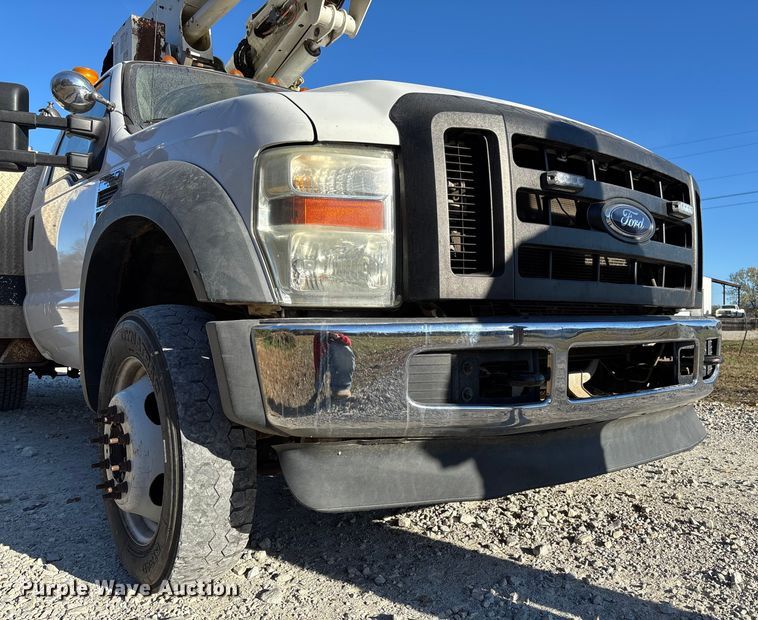 image for item EV3281 2010 Ford F550 Super Duty bucket truck