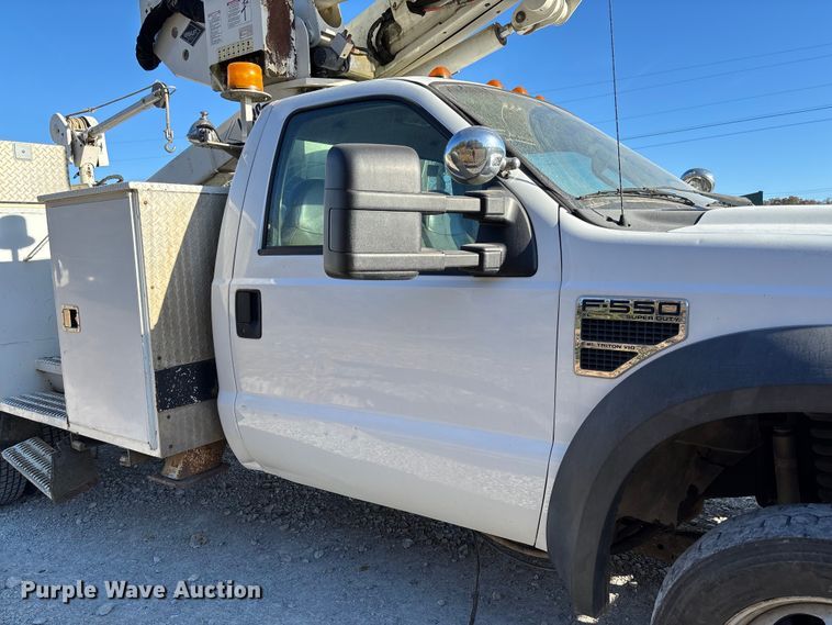 image for item EV3281 2010 Ford F550 Super Duty bucket truck