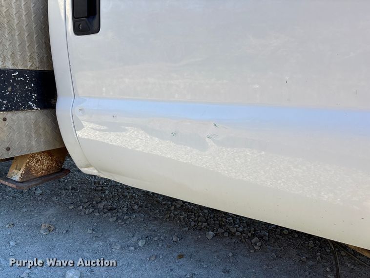 image for item EV3281 2010 Ford F550 Super Duty bucket truck