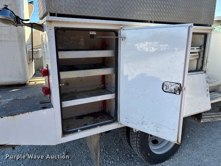 image for item EV3281 2010 Ford F550 Super Duty bucket truck