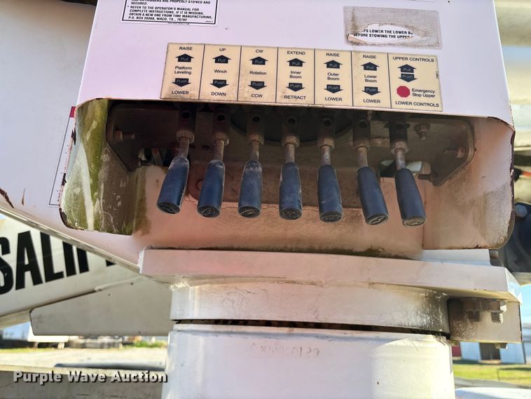 image for item EV3281 2010 Ford F550 Super Duty bucket truck