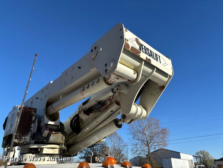 image for item EV3281 2010 Ford F550 Super Duty bucket truck