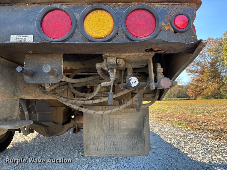 image for item EV3281 2010 Ford F550 Super Duty bucket truck