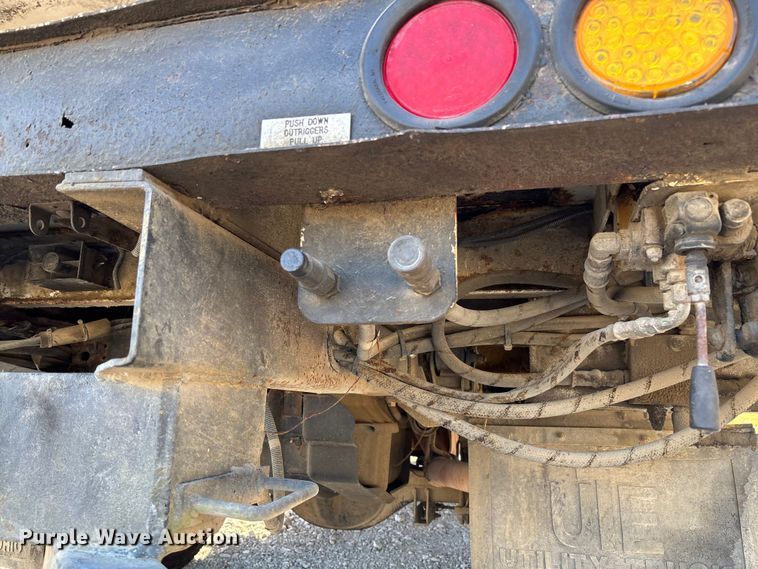 image for item EV3281 2010 Ford F550 Super Duty bucket truck