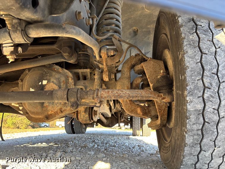 image for item EV3281 2010 Ford F550 Super Duty bucket truck