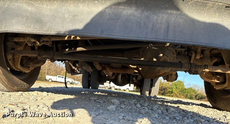 image for item EV3281 2010 Ford F550 Super Duty bucket truck