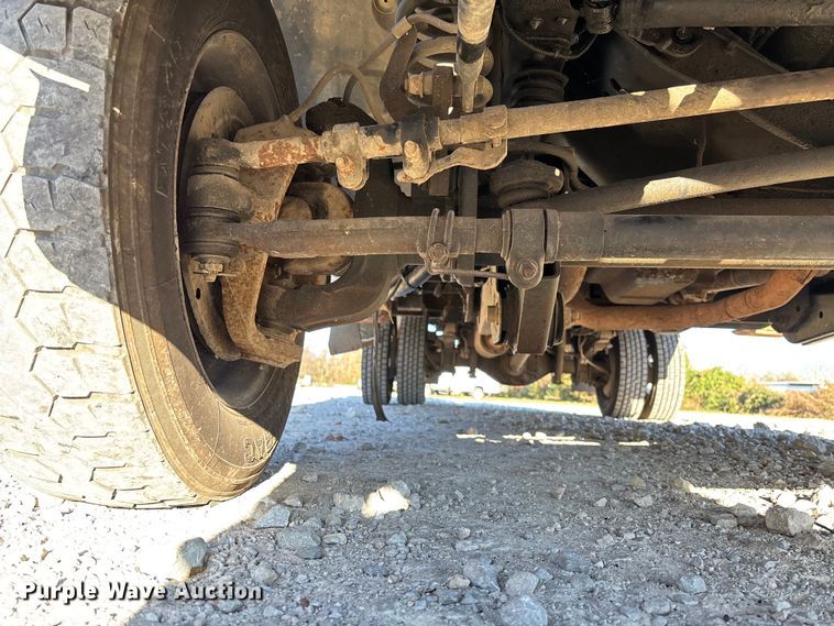 image for item EV3281 2010 Ford F550 Super Duty bucket truck