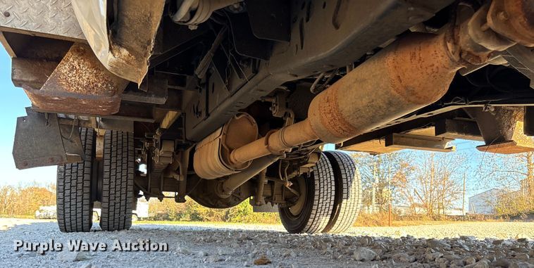 image for item EV3281 2010 Ford F550 Super Duty bucket truck