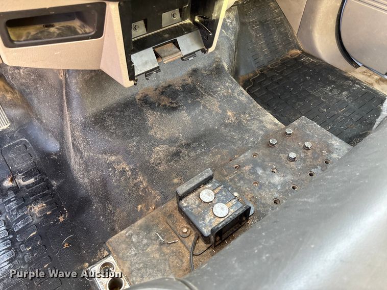 image for item EV3281 2010 Ford F550 Super Duty bucket truck