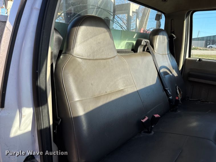 image for item EV3281 2010 Ford F550 Super Duty bucket truck