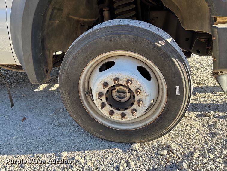 image for item EV3281 2010 Ford F550 Super Duty bucket truck