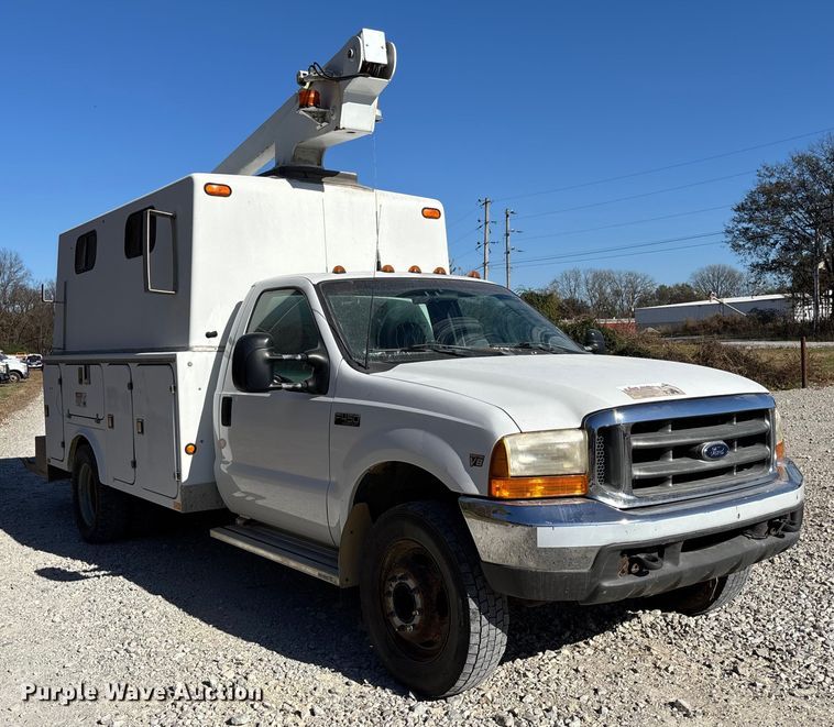 image for item EV3282 1999 Ford F450 Super Duty bucket truck