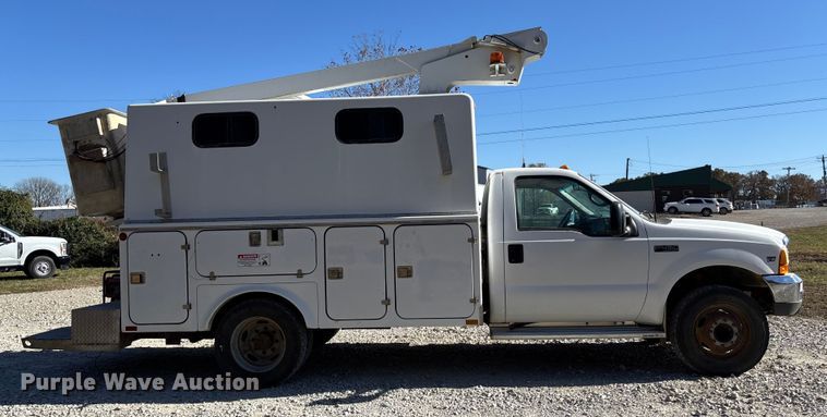 image for item EV3282 1999 Ford F450 Super Duty bucket truck