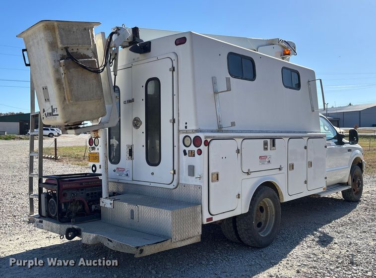 image for item EV3282 1999 Ford F450 Super Duty bucket truck