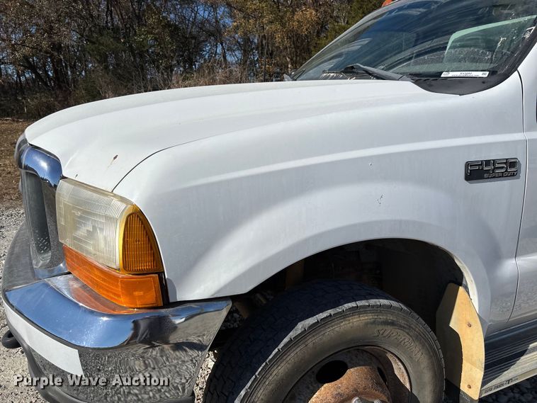 image for item EV3282 1999 Ford F450 Super Duty bucket truck
