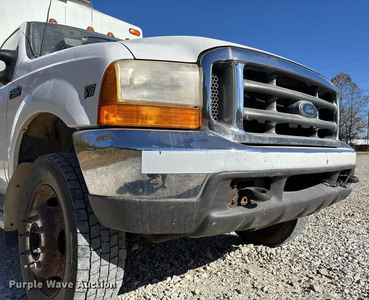 image for item EV3282 1999 Ford F450 Super Duty bucket truck