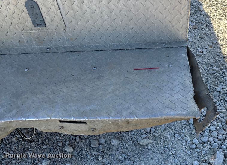 image for item EV3282 1999 Ford F450 Super Duty bucket truck