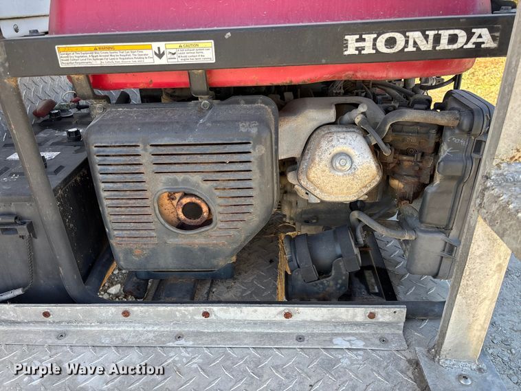 image for item EV3282 1999 Ford F450 Super Duty bucket truck