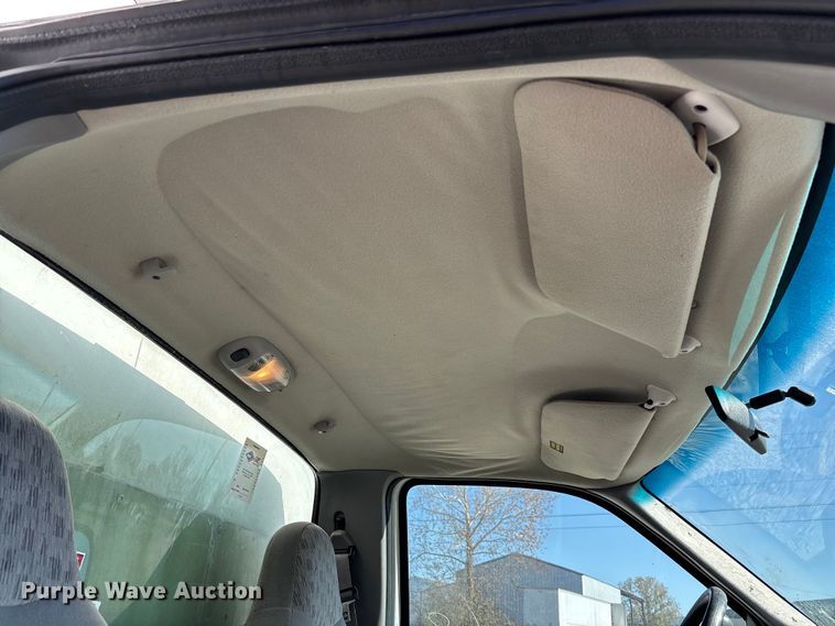 image for item EV3282 1999 Ford F450 Super Duty bucket truck