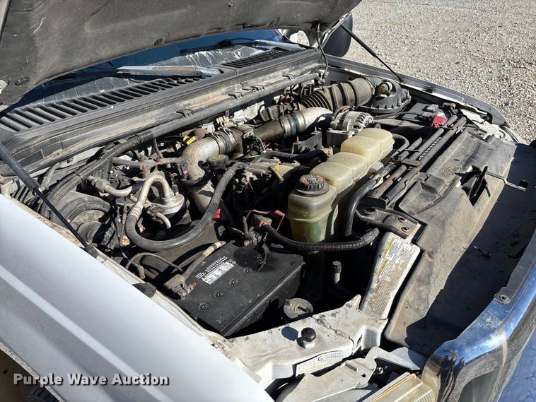 image for item EV3282 1999 Ford F450 Super Duty bucket truck