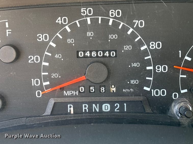 image for item EV3282 1999 Ford F450 Super Duty bucket truck