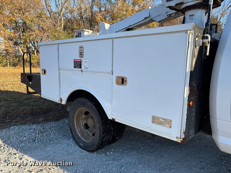image for item EV3283 2012 Dodge Ram 5500 bucket truck