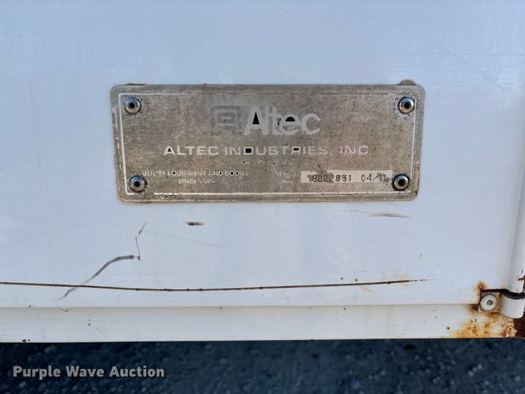 image for item EV3283 2012 Dodge Ram 5500 bucket truck