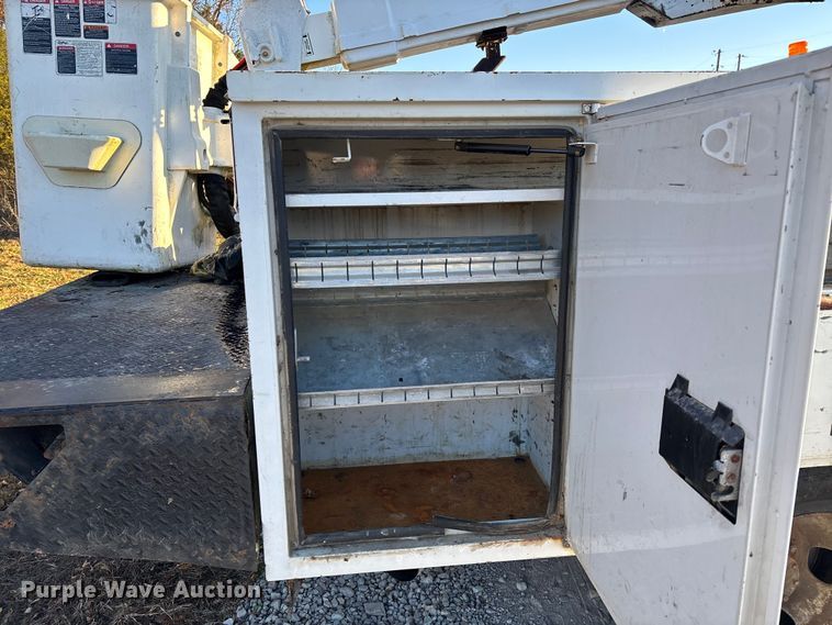 image for item EV3283 2012 Dodge Ram 5500 bucket truck