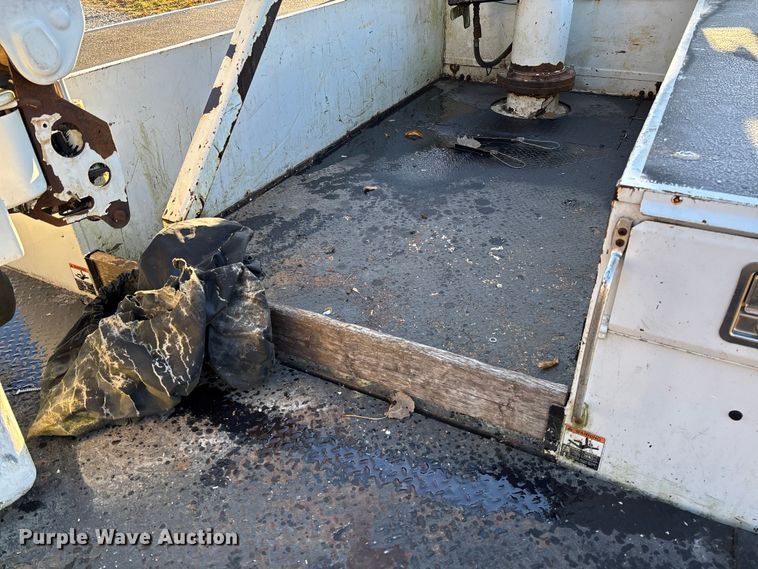 image for item EV3283 2012 Dodge Ram 5500 bucket truck