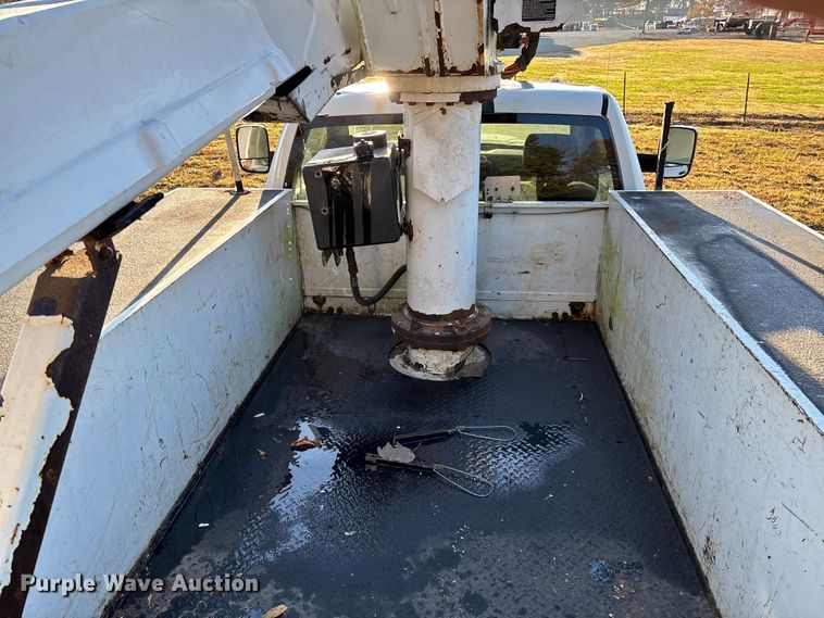 image for item EV3283 2012 Dodge Ram 5500 bucket truck