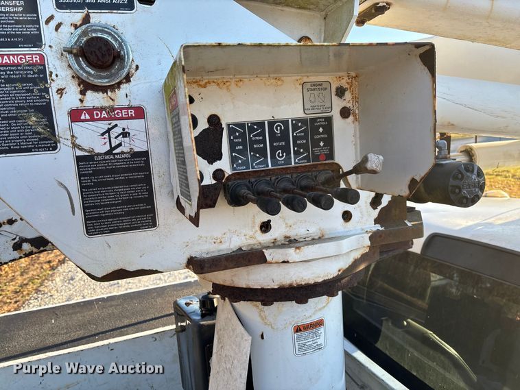 image for item EV3283 2012 Dodge Ram 5500 bucket truck