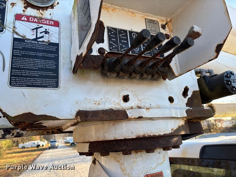 image for item EV3283 2012 Dodge Ram 5500 bucket truck