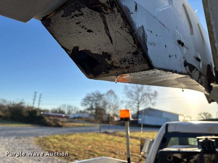 image for item EV3283 2012 Dodge Ram 5500 bucket truck