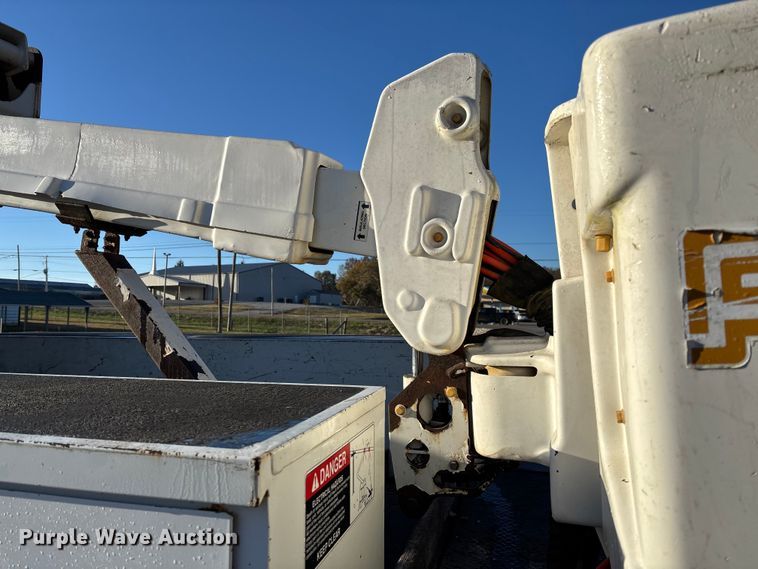 image for item EV3283 2012 Dodge Ram 5500 bucket truck