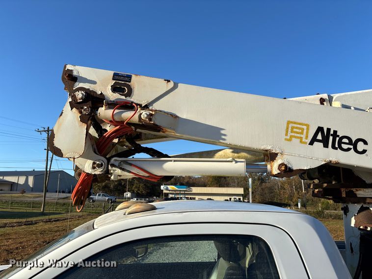 image for item EV3283 2012 Dodge Ram 5500 bucket truck