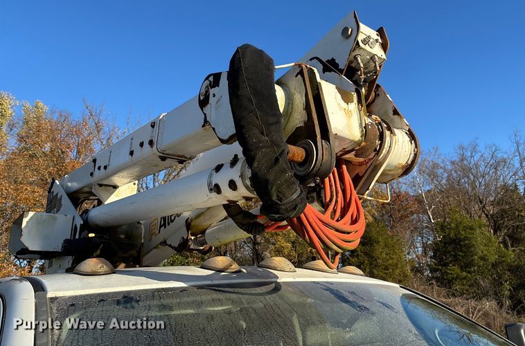 image for item EV3283 2012 Dodge Ram 5500 bucket truck
