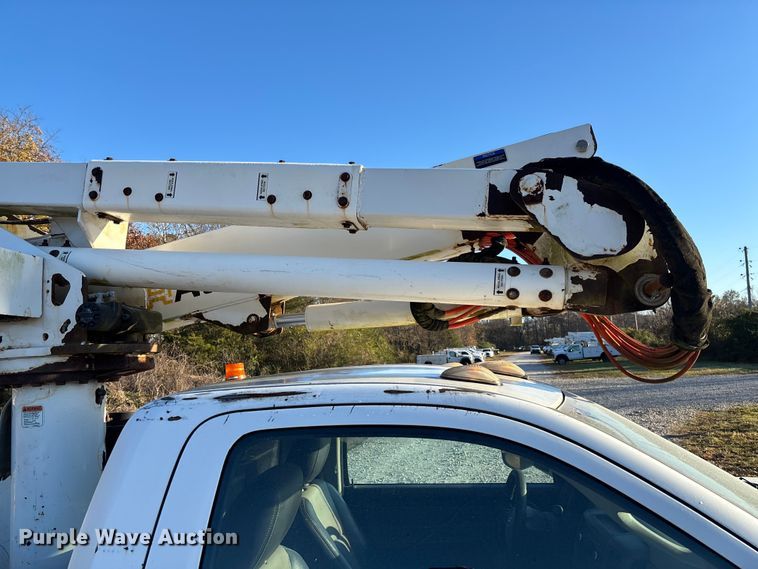 image for item EV3283 2012 Dodge Ram 5500 bucket truck