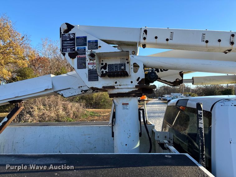 image for item EV3283 2012 Dodge Ram 5500 bucket truck