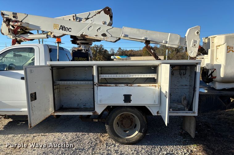 image for item EV3283 2012 Dodge Ram 5500 bucket truck