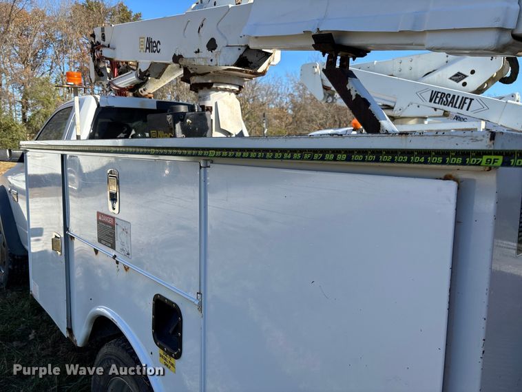 image for item EV3283 2012 Dodge Ram 5500 bucket truck