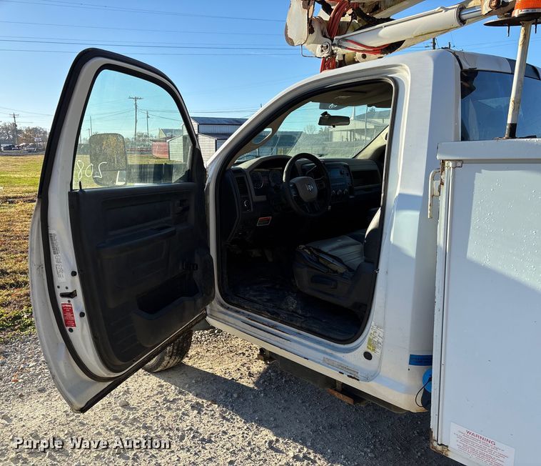 image for item EV3283 2012 Dodge Ram 5500 bucket truck