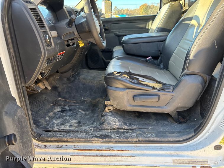 image for item EV3283 2012 Dodge Ram 5500 bucket truck