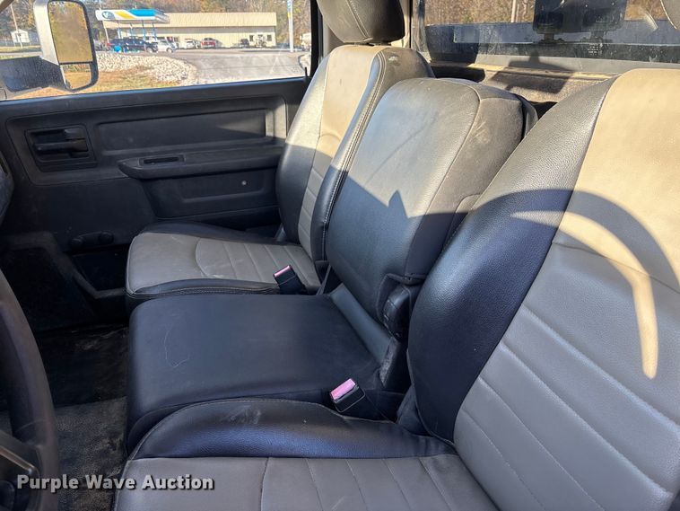 image for item EV3283 2012 Dodge Ram 5500 bucket truck