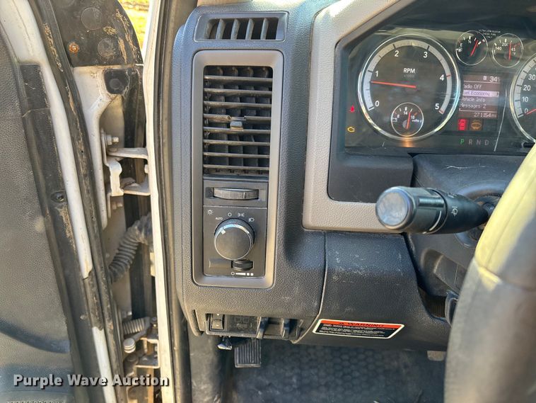 image for item EV3283 2012 Dodge Ram 5500 bucket truck