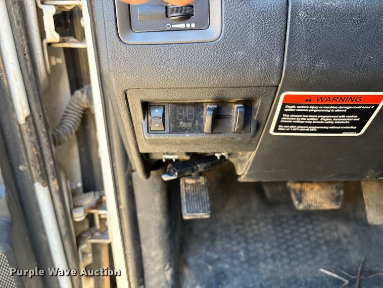 image for item EV3283 2012 Dodge Ram 5500 bucket truck