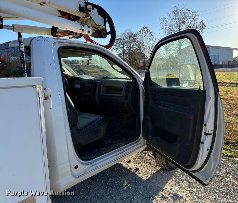 image for item EV3283 2012 Dodge Ram 5500 bucket truck