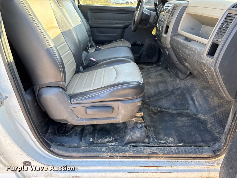 image for item EV3283 2012 Dodge Ram 5500 bucket truck