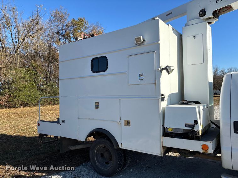 image for item EV3284 2014 Ford F550 XL Super Duty bucket truck